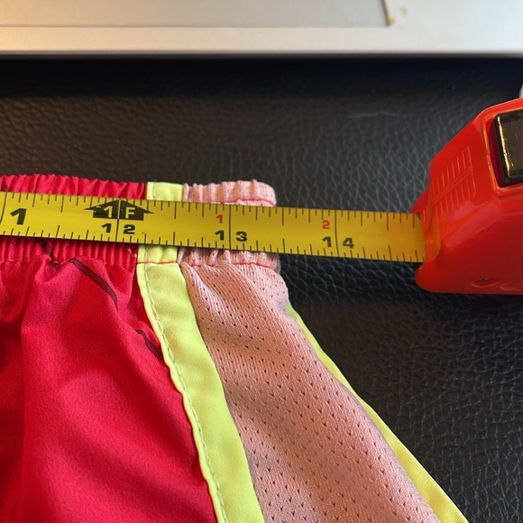 Nike Women's DriFit  Running/athletic Shorts Retro Style SIZE M - Picture 6 of 9